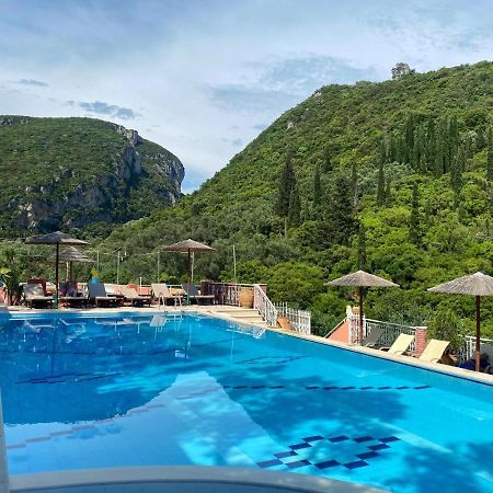 Acapulco Seaside Pool Bar And Apartments Палеокастрица Екстериор снимка
