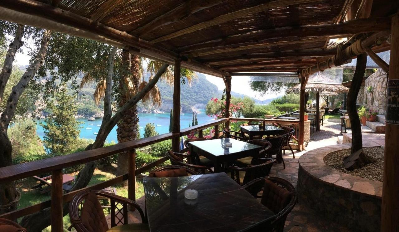 Acapulco Seaside Pool Bar And Apartments Палеокастрица Екстериор снимка