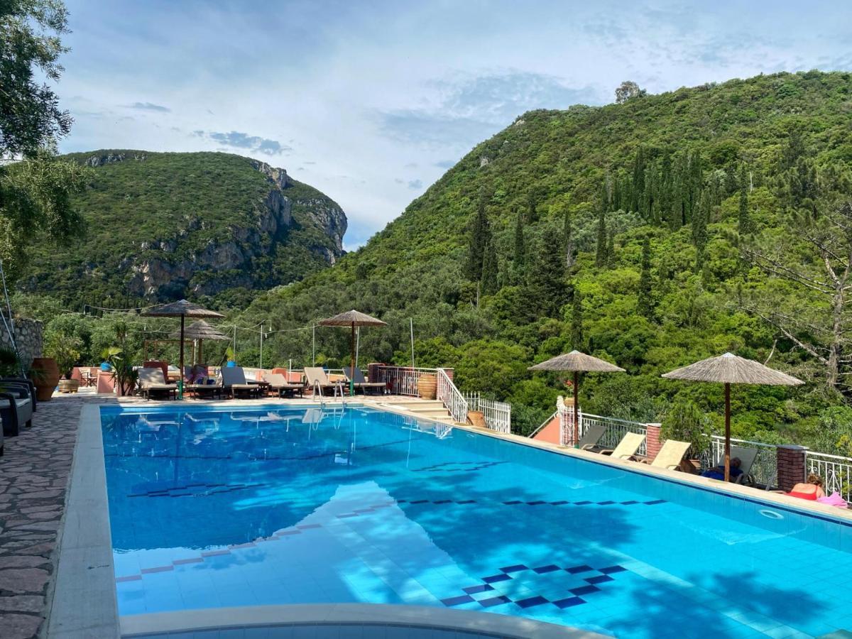 Acapulco Seaside Pool Bar And Apartments Палеокастрица Екстериор снимка